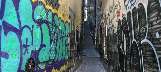 В Стокгольме оградят от вандалов самый узкий переулок города.